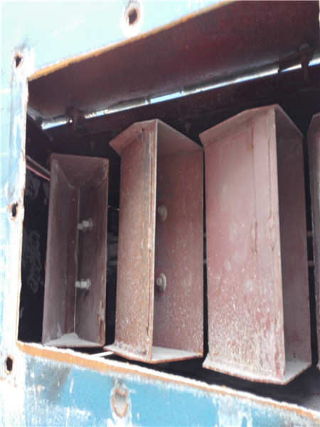 斗式提升機(jī)內(nèi)部